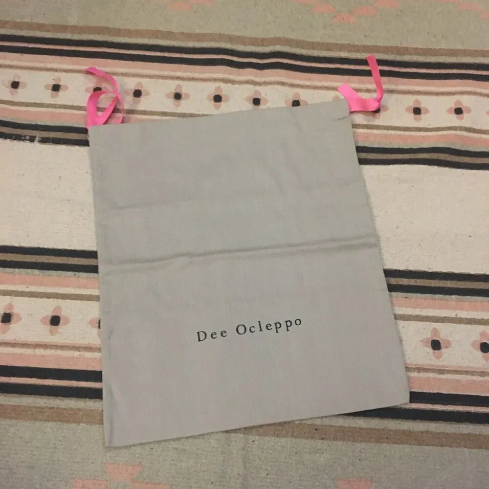 Dee Ocleppo Gray with pink drawstring new 14” x 15” garment bag for shoes or clo